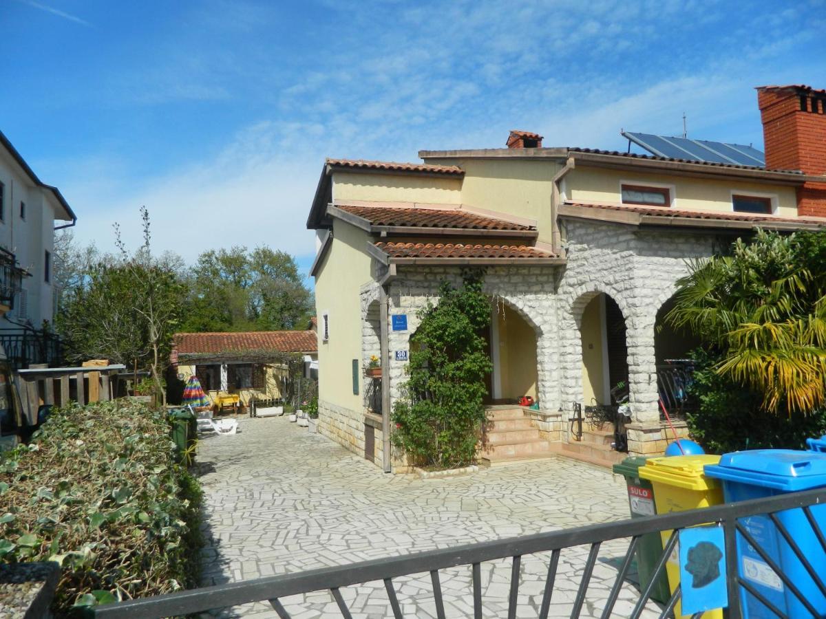 Apartments Vila Vanda Porec Esterno foto