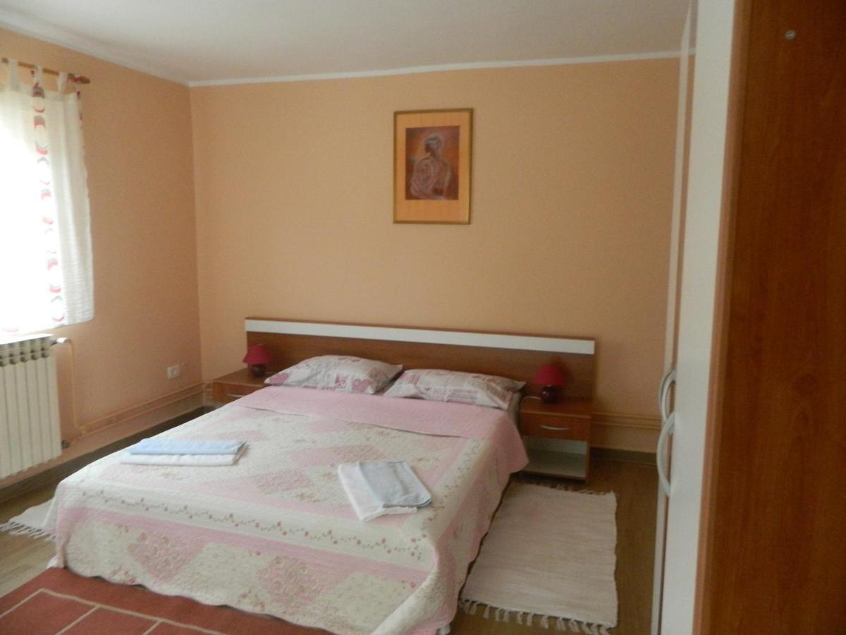 Apartments Vila Vanda Porec Esterno foto