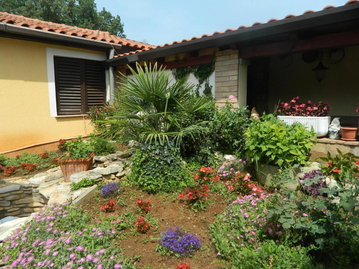 Apartments Vila Vanda Porec Esterno foto