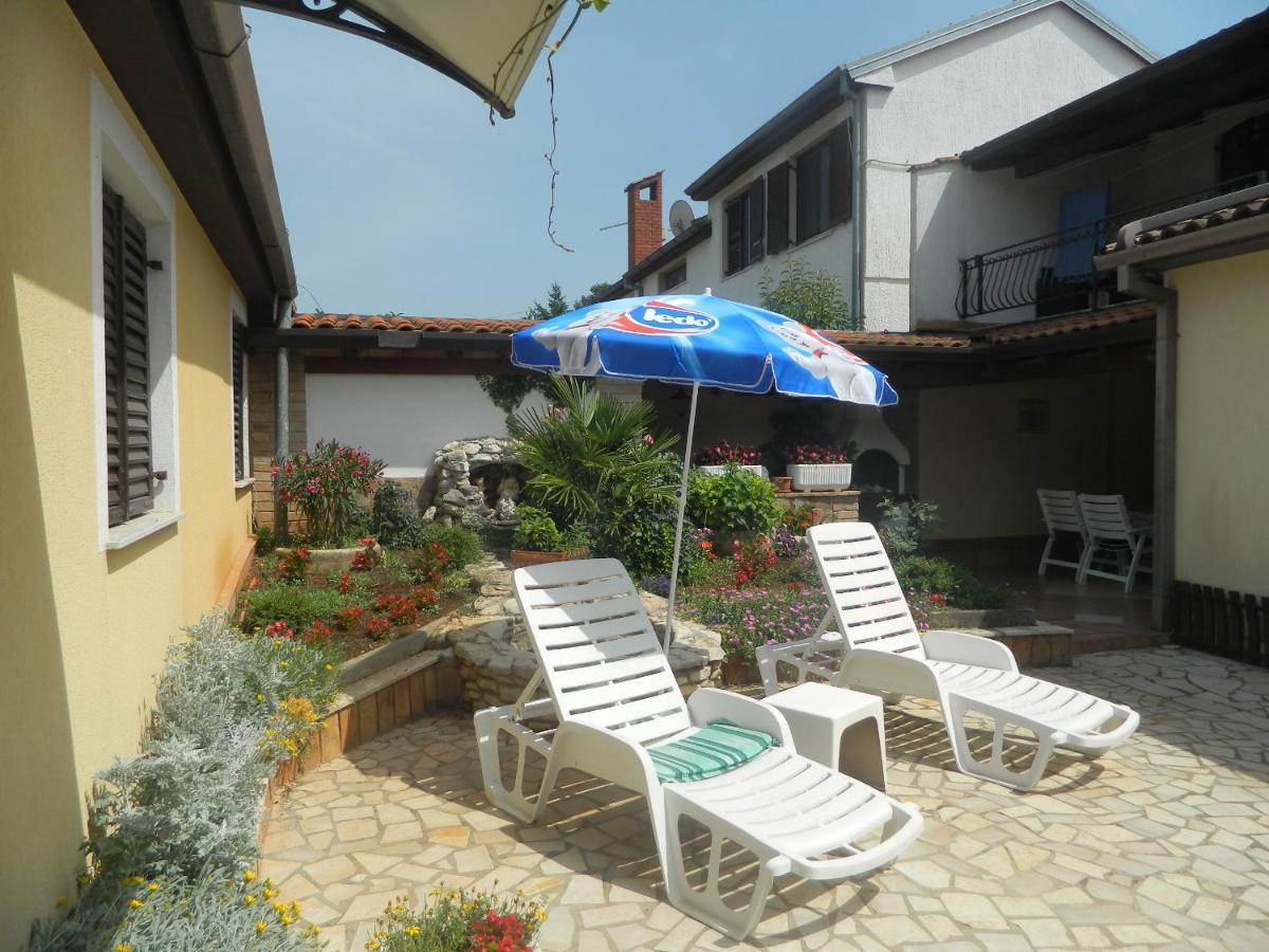 Apartments Vila Vanda Porec Esterno foto