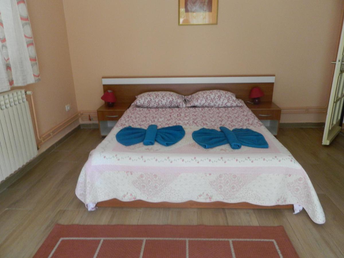 Apartments Vila Vanda Porec Esterno foto